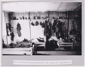 camp-prisonniers-allemand_interieur-baraquement_v.jpg