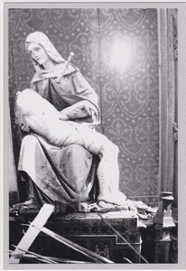 pieta-endommageee_v.jpg